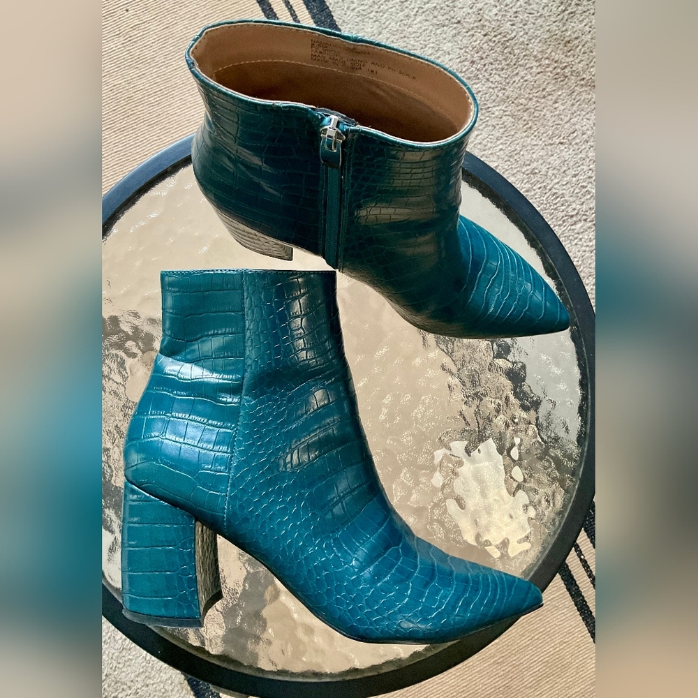 Steve Madden Teal Pointed Croc-Pattern Ankle Boots
